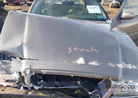 2001 Mercury Grand Marquis Ls from USA, damaged, VIN 2MEFM75W71X642432